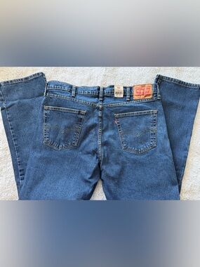 Levi's Men’s Relaxed Fit Jeans in Medium Blue Denim